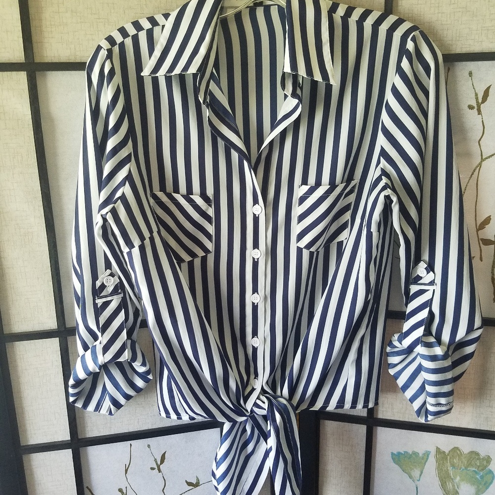 Striped navy/white crop buttondown, sz small 053